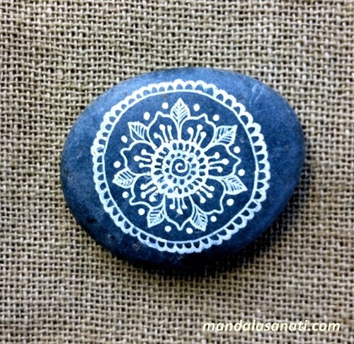 mandala çiçek deseni