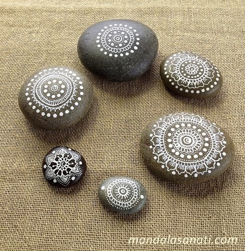 mandala taş boyama sanatı
