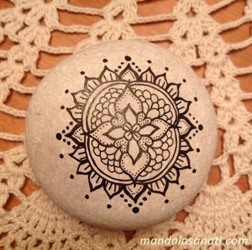 mandala çiçek deseni