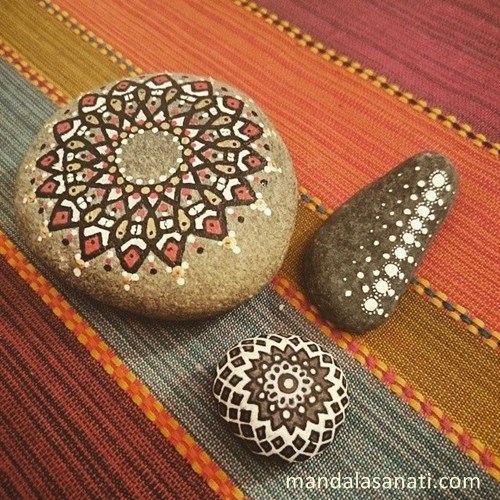 taş boyama mandala