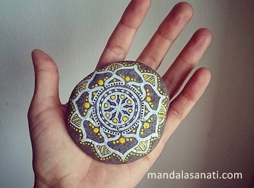 mandala taş boyama örnekleri