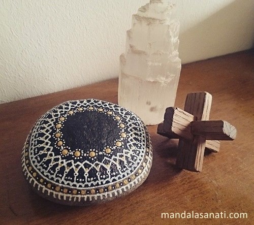 taş boyama mandala