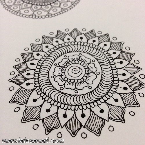 mandala siyah beyaz